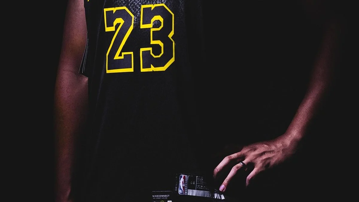 文班亚马争议时刻回归宁静:舆论与NBA总决赛反转